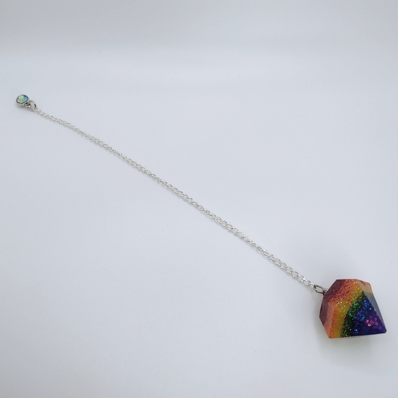 Rainbow sparkled handcrafted resin dowsing pendulum silver tone chain - Picture 8 of 12